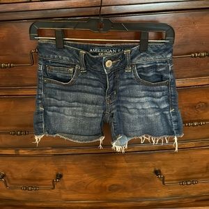 American Eagle cut off jean shorts. Size 00. EUC